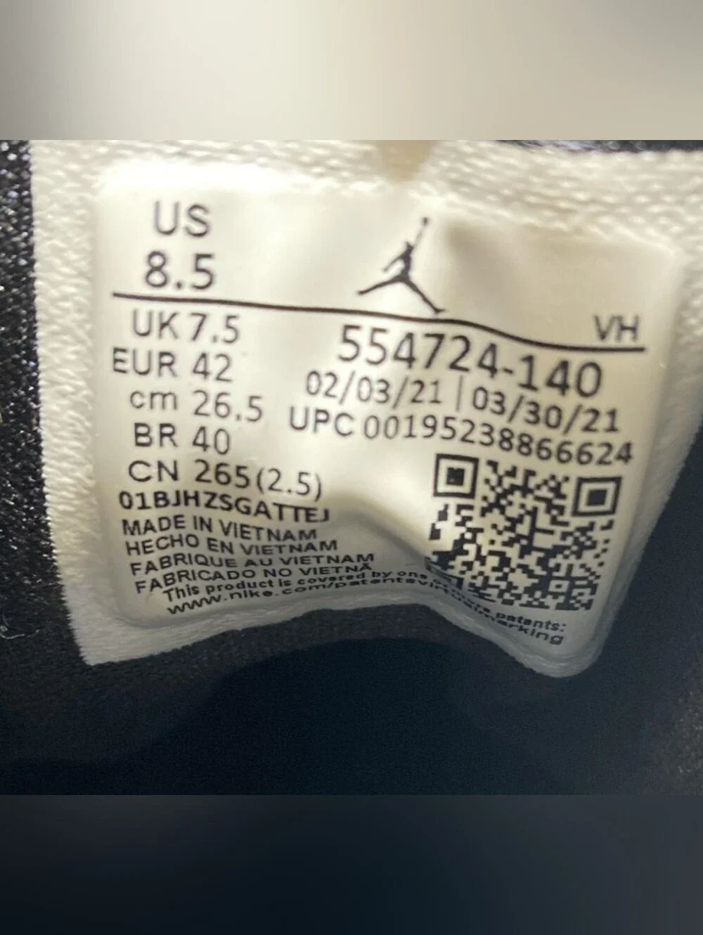 Nike Men's Air Jordan 1 Mid Black White Lace-Up Sneakers Size 8.5 Like New